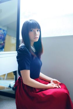 火车上双乳被一左一右吃